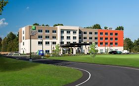 Holiday Inn Express Queensbury-Lake George Area By Ihg